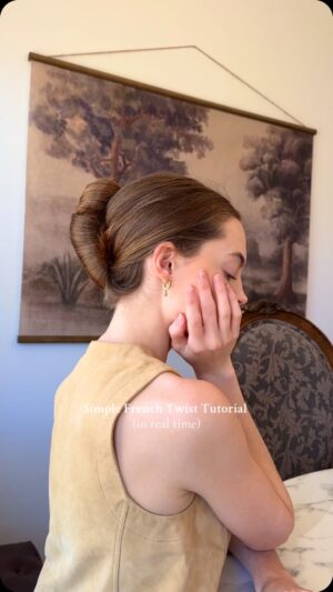 Lani Randol Instagram - Simple French Twist Tutorial in real time 🌷 #hairtutorial #frenchtwist #hair
#easyhairstyles #hairpin