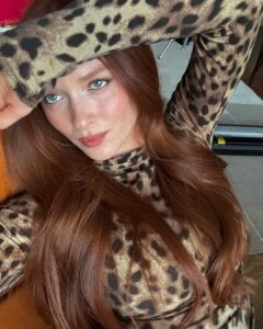 Actress Larsen Thompson HD Photos and Wallpapers April 2025