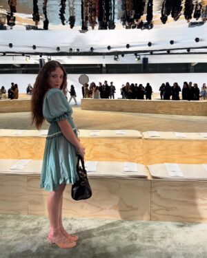 Laufey Instagram - oh @chloe you make me love being a woman 🐚🤍 thank you @chemena for such a beautiful day 🧚