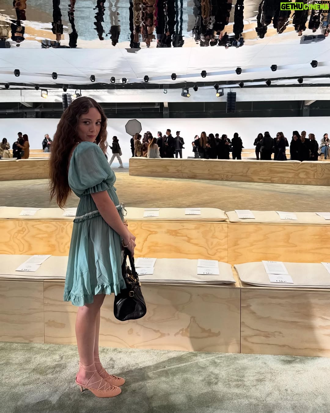 Laufey - 673.8K Likes - oh @chloe you make me love being a woman 🐚🤍 thank you @chemena for such a beautiful day 🧚