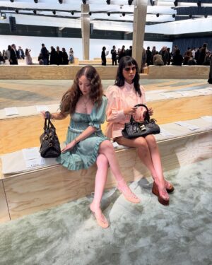 Laufey Instagram - oh @chloe you make me love being a woman 🐚🤍 thank you @chemena for such a beautiful day 🧚