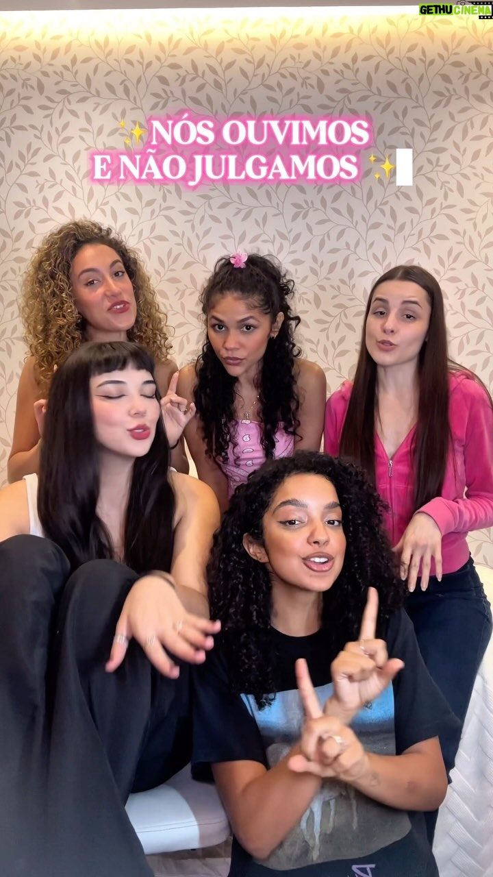 Laura Castro - 11.6K Likes - E eu que não entendi o jogo até agora?🐭
✨
Venham assistir @meninasmalvadasomusicalbr