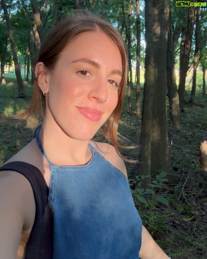 Laura Esquivel - 9.6K Likes - 🌻 el mes pasado estuvimos rodando cositas para algo que se viene (no veo la hora de que lo compartamos juntxs.. se mueren de amor 🥹🫶🏻). en el último video del dump, hay una info loca que no me imaginé que me iba a pasar 😳
un equipo soñado
el Dire @gus.nuniez agarrando la pala jajaja
@zeketrinidad
@moises.martineez
@themoodmove
y papá que me acompañó como un santo todo el día 😇