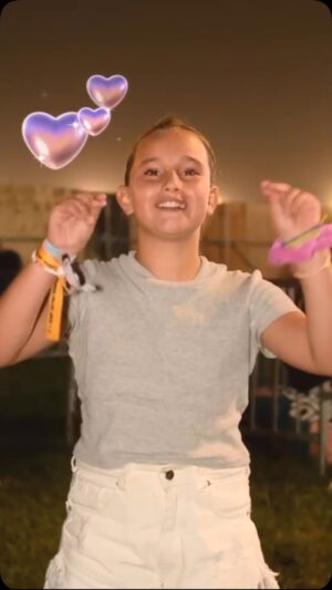 Laura Franco Instagram - FALTA MUY POQUITO PARA VERNOS EN EL KIDZAPALOOZA!🎪 🎀🫧🤭

No veo la hora de bailar, cantar y jugar con ustedes, los espero este sábado a todos mis chiquipines desde los 0 hasta los 120 años, para disfrutar de un show mágico a pura PANAMMANIA! 🥰💗🎶🌎

Qué canción no puede faltar en el show? 👀 @lollapaloozaar 

🎀 Pueden disfrutar de la música de Panam en las siguientes plataformas digitales: 
👉🏽 YouTube: Panam 
👉🏽 Spotify: Panam y Circo 
👉🏽 Instagram: Yosoypanam 
👉🏽 TikTok: Panamycirco