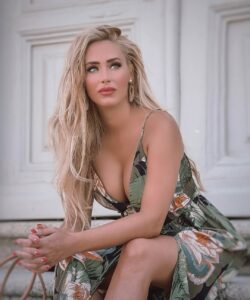 Actress Laura Gadea HD Photos and Wallpapers April 2025