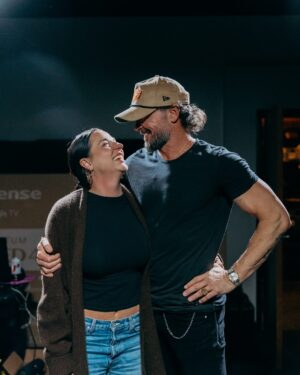 Laura Lentz Instagram - New episode of LIGHTS ON tomorrow w/ my favorite person… it’s a good one! 👩‍❤️‍👨

#21yearsandcounting