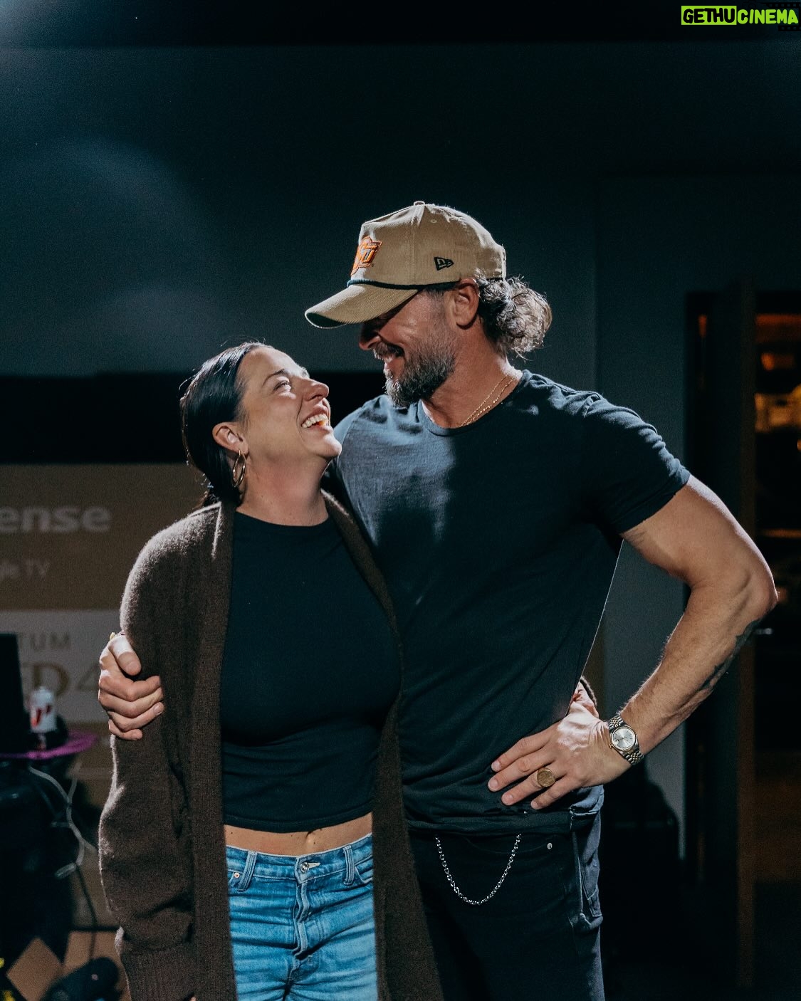 Laura Lentz - 7.4K Likes - New episode of LIGHTS ON tomorrow w/ my favorite person… it’s a good one! 👩❤️👨
#21yearsandcounting