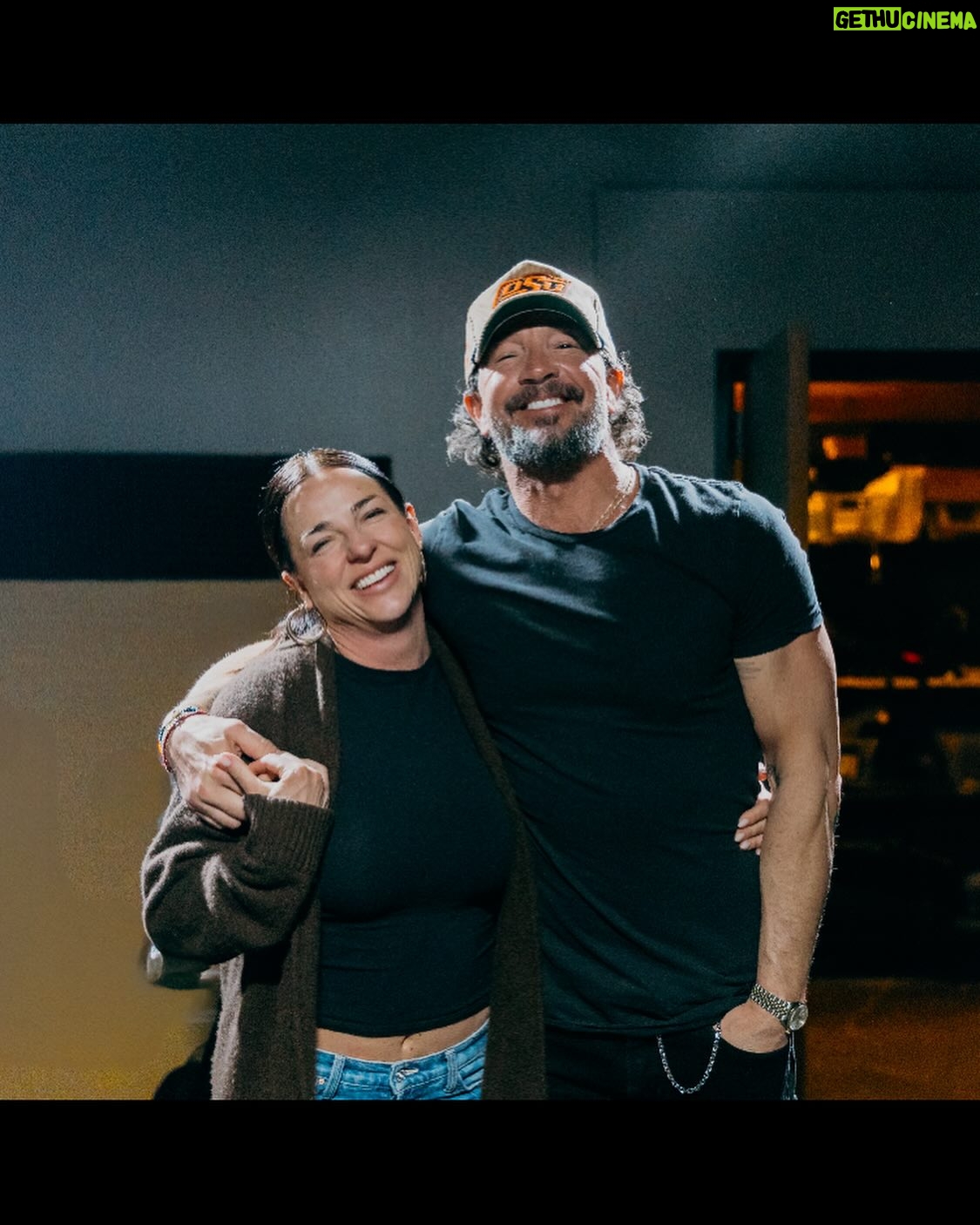 Laura Lentz - 7.4K Likes - New episode of LIGHTS ON tomorrow w/ my favorite person… it’s a good one! 👩❤️👨
#21yearsandcounting
