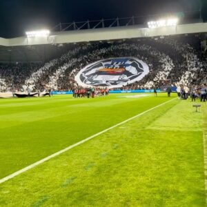 Laura Woods Instagram - Ahhhh, St James’ Park…that was mega ❤️ #newcastle #psg