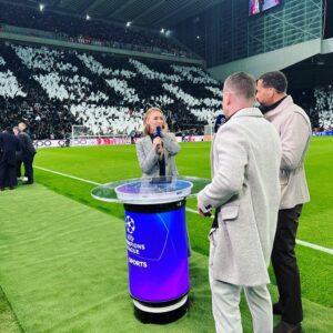 Laura Woods Instagram - Ahhhh, St James’ Park…that was mega ❤️ #newcastle #psg