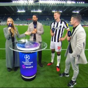 Laura Woods Instagram - Ahhhh, St James’ Park…that was mega ❤️ #newcastle #psg