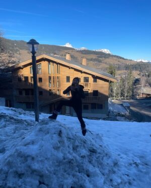Laura Woods Instagram - Skiing ✅ 
Near Death Experiences ✅✅✅✅