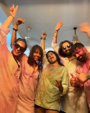 Lavina Tandon Instagram - Holi 2025 💫
.
.
.
.
.
Late post 🚨