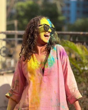 Lavina Tandon Instagram - Holi 2025 💫
.
.
.
.
.
Late post 🚨