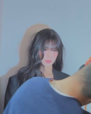 Lee Chae-young Instagram - 🖤