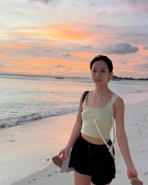 Lee Hye-ri Instagram - 그리운 아만 잘있니..🌊
