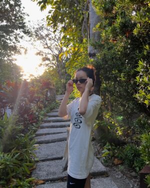 Lee Hye-ri Instagram - 그리운 아만 잘있니..🌊