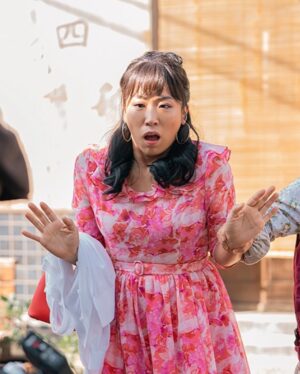 Lee Mi-do Instagram - 미숙이년 팔자도 보통팔자가 아니요

#폭싹속았수다 
#함께할수있어영광이었습니다