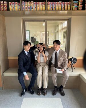 Lee Sun-bin Instagram - 감자야 오늘도 만나쟈..🥔💕
#TVN #감자연구소 #NETFLIX #ThePotatoLab