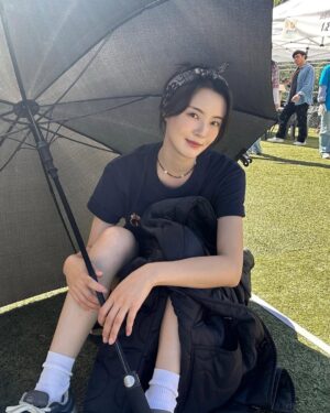 Lee Sun-bin Instagram - 감자야 오늘도 만나쟈..🥔💕
#TVN #감자연구소 #NETFLIX #ThePotatoLab