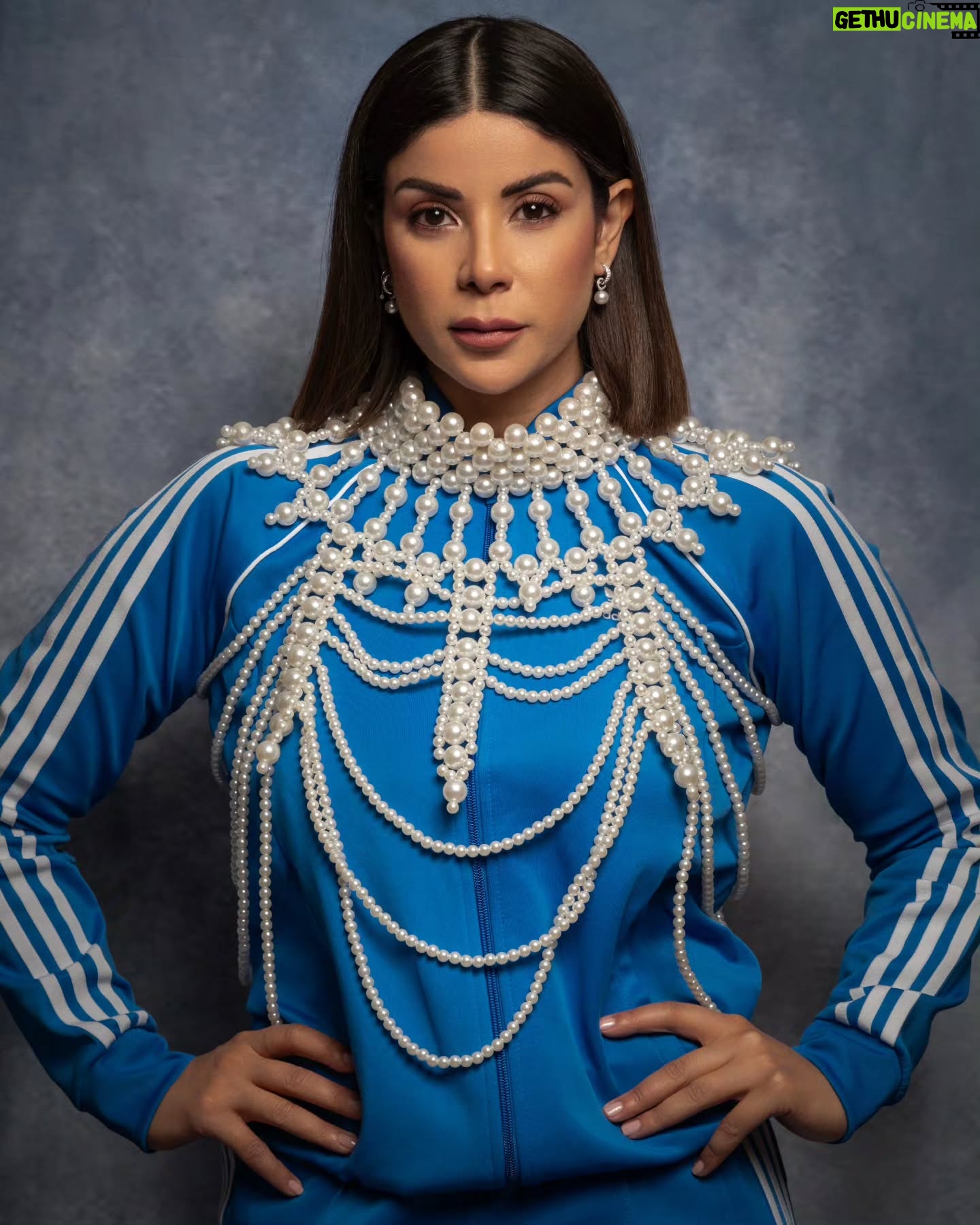 Leila Hadioui - 3 Likes - Qui a dit qu'on ne pouvait pas briller en Adidas?😎