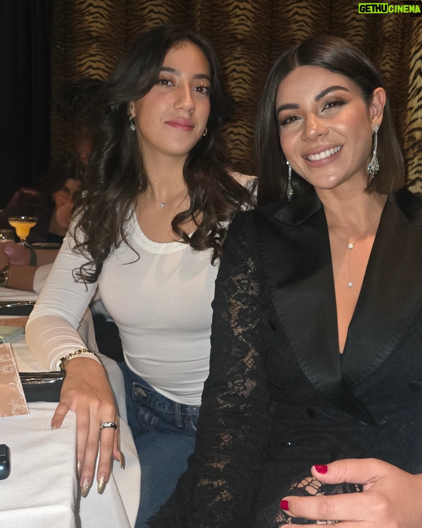 Leila Hadioui - 104.9K Likes - 40 ans... et le cœur rempli de gratitude ! 💫
Je n’ai pas de mots assez forts pour exprimer ma joie et mon émotion suite à cette incroyable surprise que vous m’avez préparée. Merci à tous mes amis, ma famille, pour ce moment magique, unique, et surtout inoubliable.
Le plus beau cadeau était de voir ma fille, et je ne remercierai jamais assez ceux qui ont rendu cela possible. Vous avez comblé mon cœur de bonheur et d’amour.❤️
J’ai tellement de gratitude d’avoir des amis comme vous, des gens qui m’aiment et me soutiennent. Vous me rappelez chaque jour combien j’ai de la chance d’être entourée d’un cercle aussi extraordinaire.
Merci à chacun d’entre vous pour vos messages, vos appels, votre présence et vos attentions. Vous avez fait de mes 40 ans un souvenir gravé à jamais.❣️🫶🏻
Voici à 40 ans, à l’amour et à ces moments précieux partagés avec des personnes si spéciales ! 🥂✨