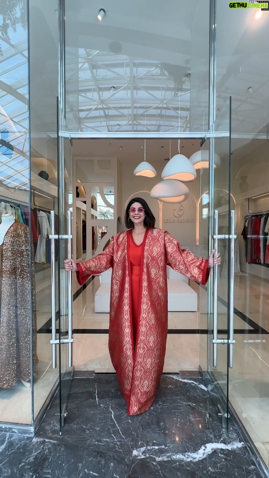 Leila Hadioui - 86.5K Likes - C'est avec une immense émotion et une profonde gratitude que je vous ouvre les portes de mon nouveau magasin au Morocco Mall @lemoroccomall 😍 un véritable rêve devenu réalité !
Ce projet est le fruit d'une passion débordante, d’un travail acharné et de magnifiques collaborations. Chaque recoin, chaque détail fait écho à cette aventure extraordinaire.
Je tiens à exprimer un remerciement tout particulier à La Marrakechoise @lamarrakechoise_ , dont le soutien indéfectible a été essentiel dans la réalisation de cet espace qui me ressemble tant. Merci infiniment à tous ceux qui ont été à mes côtés et qui ont cru en cette vision.
@prolightmaroc #ometec
J’ai tellement hâte de vous accueillir et de partager avec vous cette merveilleuse concrétisation❤️ #newstore #moroccomall #fashion #love #passion #dreamcometrue
