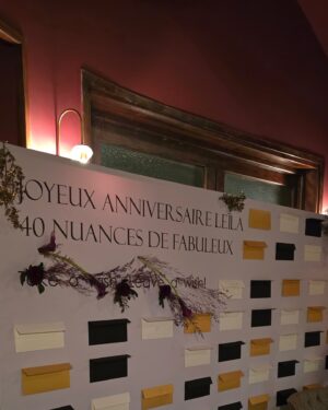 Leila Hadioui Instagram - 40 ans... et le cœur rempli de gratitude ! 💫

Je n’ai pas de mots assez forts pour exprimer ma joie et mon émotion suite à cette incroyable surprise que vous m’avez préparée. Merci à tous mes amis, ma famille, pour ce moment magique, unique, et surtout inoubliable.
Le plus beau cadeau était de voir ma fille, et je ne remercierai jamais assez ceux qui ont rendu cela possible. Vous avez comblé mon cœur de bonheur et d’amour.❤️
J’ai tellement de gratitude d’avoir des amis comme vous, des gens qui m’aiment et me soutiennent. Vous me rappelez chaque jour combien j’ai de la chance d’être entourée d’un cercle aussi extraordinaire.
Merci à chacun d’entre vous pour vos messages, vos appels, votre présence et vos attentions. Vous avez fait de mes 40 ans un souvenir gravé à jamais.❣️🫶🏻

Voici à 40 ans, à l’amour et à ces moments précieux partagés avec des personnes si spéciales ! 🥂✨