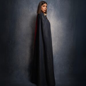 Leila Hadioui Instagram - Inspirée par la force des femmes, créée pour sublimer chaque pas. Une cape  pas comme les autres. 😍
@leilahadiouicollection