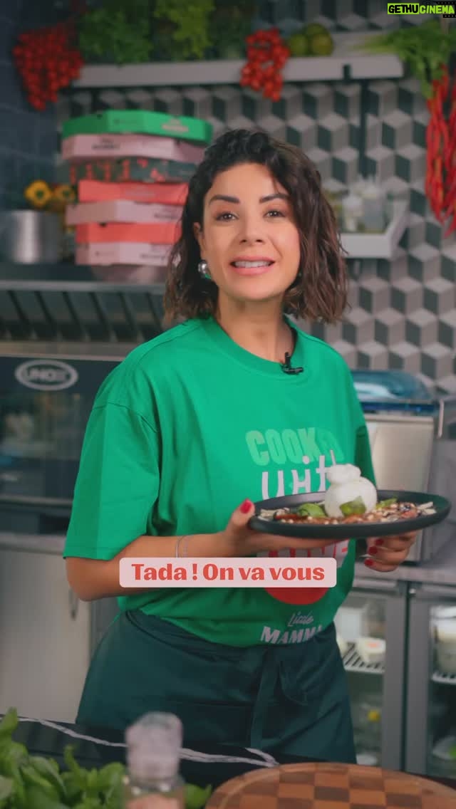 Leila Hadioui - 45.6K Likes - Après les fêtes, place à un peu de légèreté… mais toujours avec plaisir ! 🌿✨
Avec @leilahadioui , on vous montre qu’on peut être gourmand tout en prenant soin de soi. 💚
Découvrez sa version de la salade caprese, un classique de Little Mamma, parfait pour se régaler sainement après les excès. 🍅🥗
Parce qu’à Little Mamma, on prouve que plaisir et équilibre vont de pair. Venez tester nos options fraîches et savoureuses sur notre carte.
#littlemamma #pizzalovers #pastalovers #italianfood #cuisineitalienne #tasteofitaly #restaurantmaroc #bestrestaurants #AmoreInEveryBite #cookedwithlove #foodiesofinstagram #saladecaprese