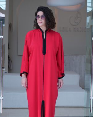 Leila Hadioui Instagram - Vous êtes plutôt Gandoura ou djellaba ? ❤️
@leilahadiouicollection @lemoroccomall 
@japsunmaroc
#القفطان_المغربي