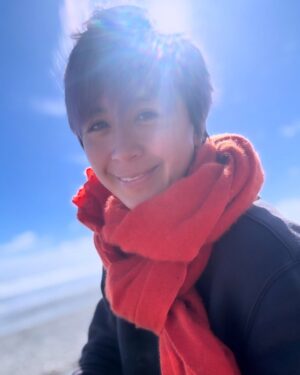 Leila Tong Instagram - 呢幾日大風又大雨，天氣報告話星期六會有少少太陽，我信唔信好呢？希望係真㗎啦！🙏🏼
太陽，我好掛住你！😖