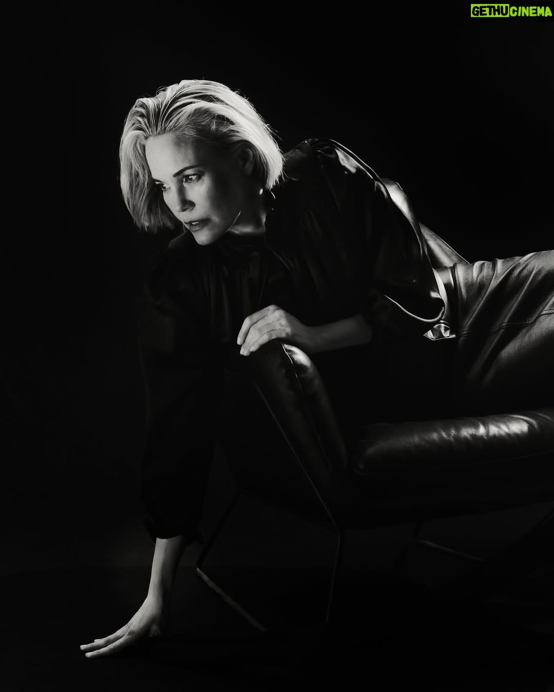 Leslie Bibb - 9K Likes - night moves
with @behindtheblinds...
photographer: @jw.ellington
makeup: @shaynagold
hair: @benskervin
styling: @michaelandrewstylist
Interview: @kate_lawson