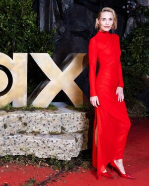 Leslie Bibb Instagram - the last of us is upon us...
💃 x @muglerofficial...

i love you @pascalispunk 
and i would go to the ends 
of the earth to see you...
even if on a screen in sydney...
♥️
@hbo 
@thelastofus 
@streamonmax 
@streamonmaxau