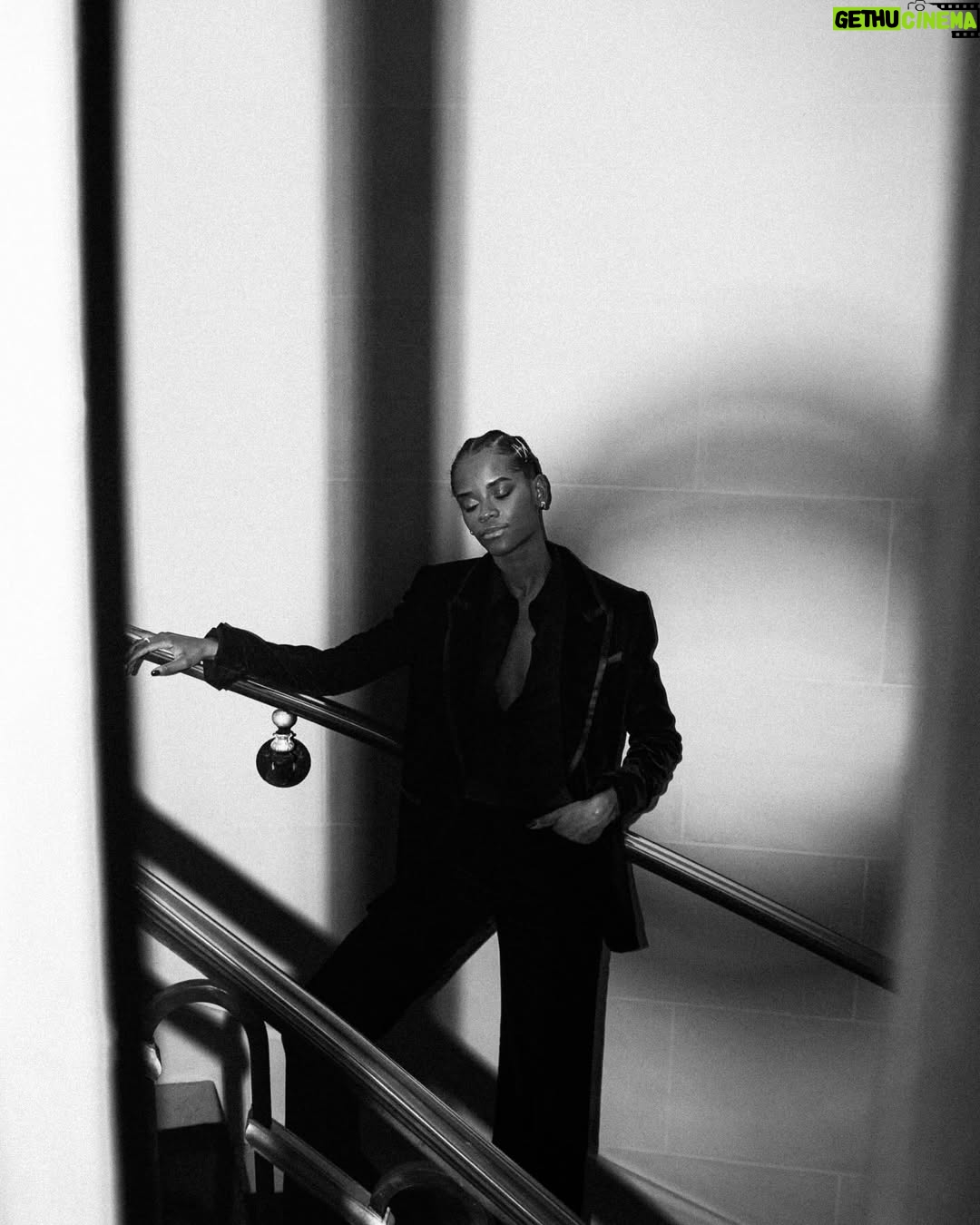 Letitia Wright - 3 Likes - PFW25 🖤
@shionat
@tomford
@frankiedaniella
@stefanbertin
@brendafordhair
@jojovandalkidd
@priyagermaine_photography
