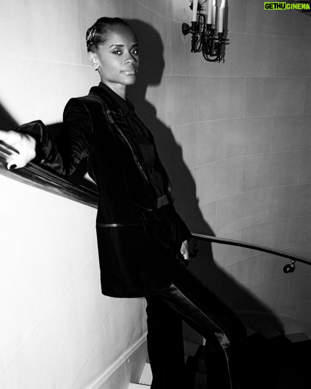Letitia Wright - 3 Likes - PFW25 🖤
@shionat
@tomford
@frankiedaniella
@stefanbertin
@brendafordhair
@jojovandalkidd
@priyagermaine_photography