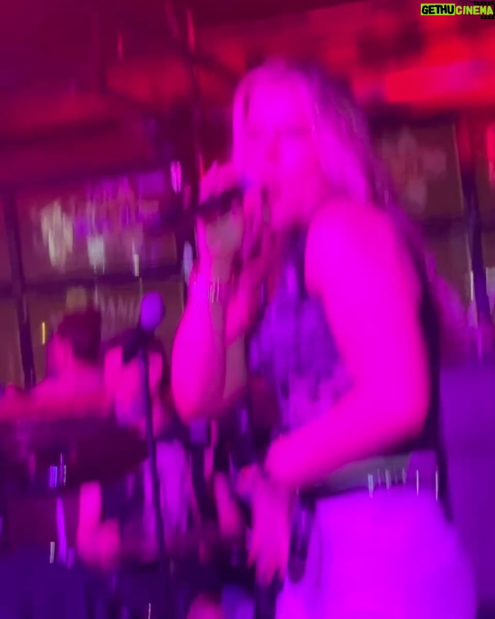 Leven Rambin - 2.1K Likes - Nashville as chaotic as I like it!!!!

song by @bellarosebeyer