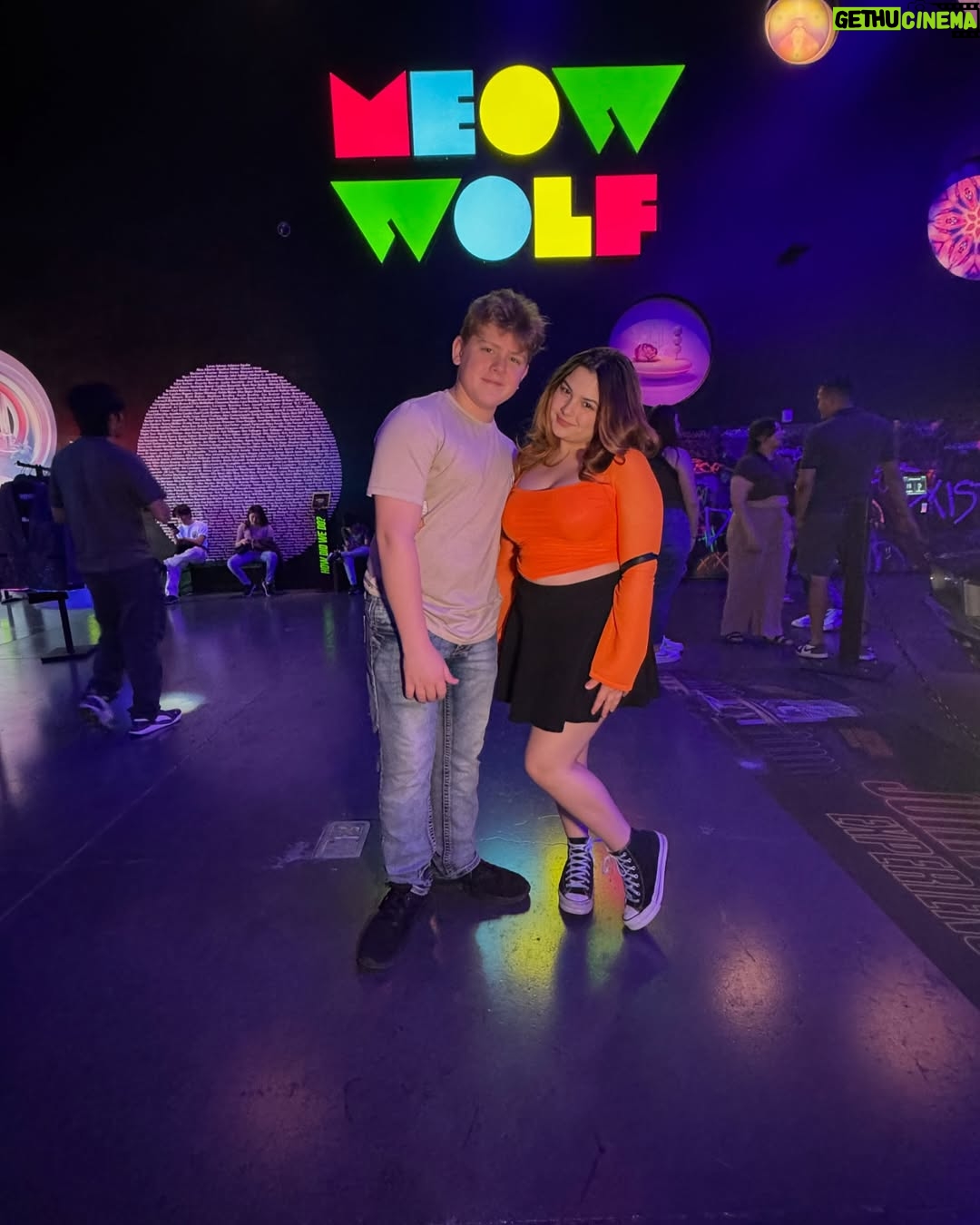 Lexi Rabe - 5.7K Likes - Area 15 photo dump @meow__wolf
@rabe.logann and game maker @supern0ob96 @area15official