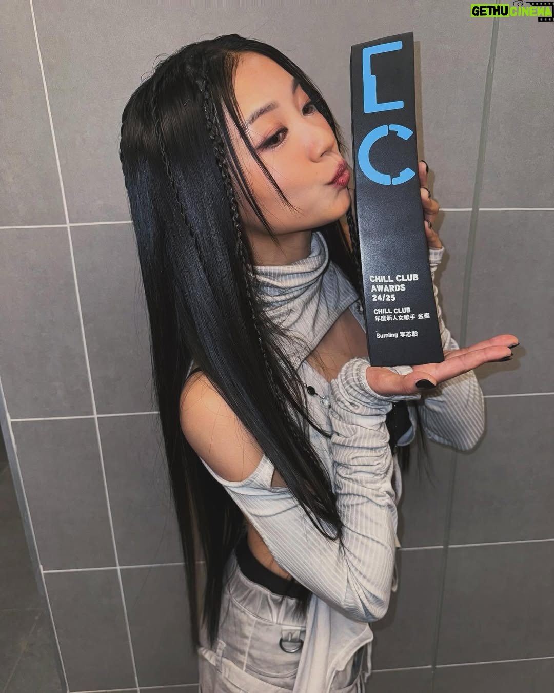 Li Sum Ling - 8.5K Likes - .
Thanks chill club🤍
Thanks my fans and who voted to me 🤍🤍🤍
Thanks who helped me a lot🤍🤍🤍
Love my best emotional supporters collar🤍🤍🤍
Thanks for the great moment captured by papa @hui_alfred
🧚🏻♂️