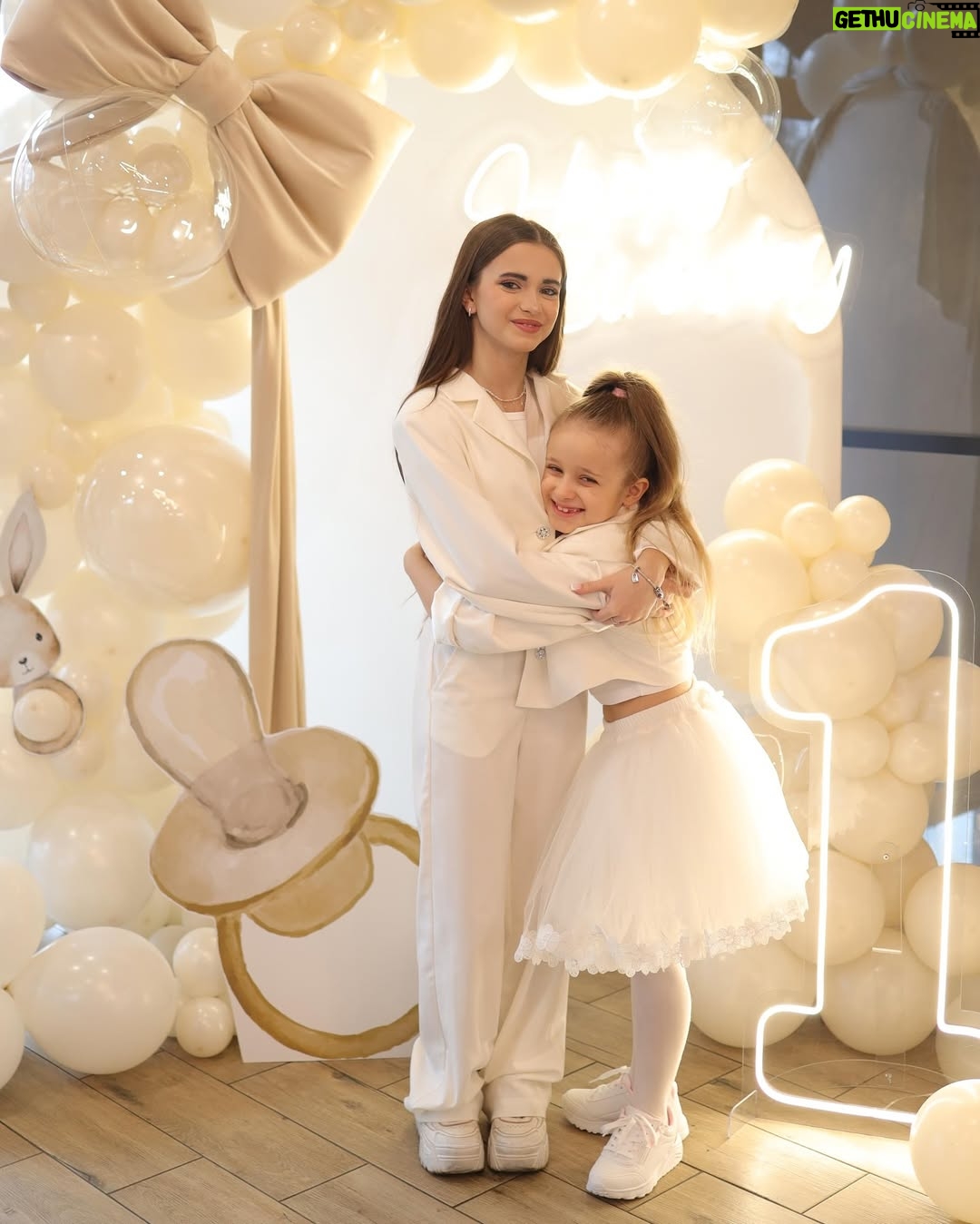 Liliia Rebryk - 51.3K Likes - Просто залишу ці фантастичні фото тут…
На згадку про 15 березня.
Про те, як швидко летить час.
Про перший день народження Адель💖
Фото @tsaruk.photo 🫶🏻