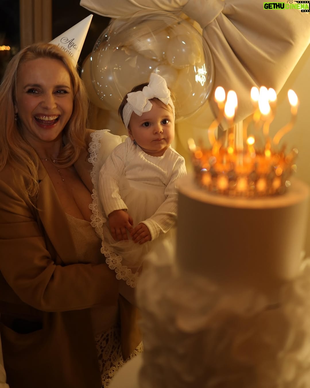 Liliia Rebryk - 51.3K Likes - Просто залишу ці фантастичні фото тут…
На згадку про 15 березня.
Про те, як швидко летить час.
Про перший день народження Адель💖
Фото @tsaruk.photo 🫶🏻
