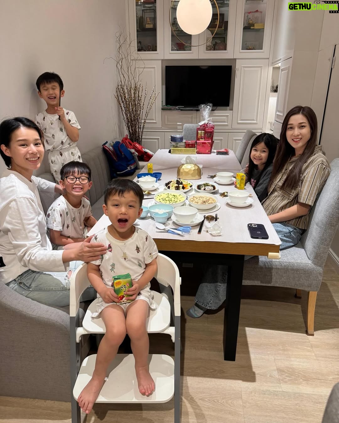 Linda Chung - 56.8K Likes - 10 minutes of screen time= 10 minutes of adult conversation. 😜😝 Nice catching up with you 大佬 🥰 @myoliemyolie