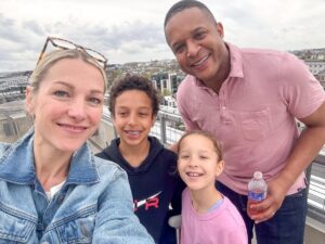 Lindsay Czarniak Instagram - Just exploring. #love #family #DC