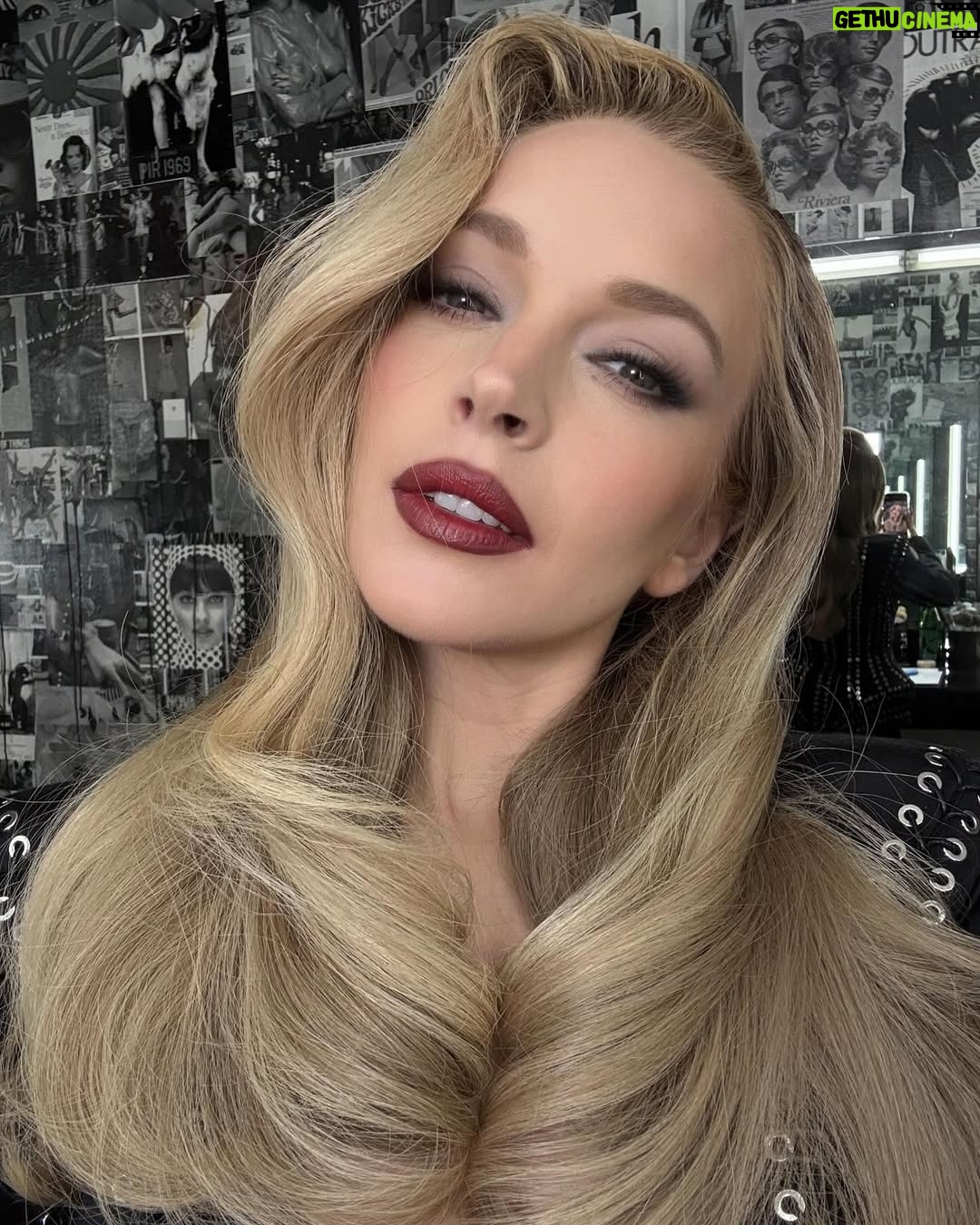 Lindsay Lohan - 447.8K Likes - Glam Oβπ°οΈ. Almond milk hair π₯°