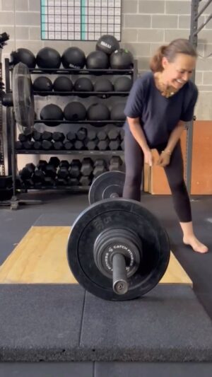 Lisa Wilkinson Instagram - When you make a commitment for 2025 that you’re going to do everything you can to prioritise your health, great things can happen. Especially when you have someone very special encouraging you. 🥰
Just lifted a kilo more than my own body weight… 💪❤️

PS. Loving all the mum-style concern in the comments about me not wearing shoes. 🙏But I can promise you, with the weight I was lifting, gym shoes would offer ZERO protection. Besides, I’m in my rad-fem phase these days!🤣
#agingdisgracefully