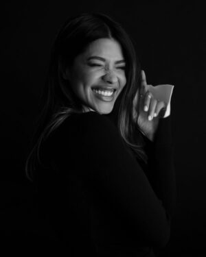 Lisseth Chavez Instagram - Grateful to have been captured through the lens of the talented @manfredbaumann . Such a pleasure working with him and his beautiful wife, @nellybaumann 😍🥹📸
Thank youuuuu🙏🏽 
photo @manfredbaumann
make up by @nellybaumann
location @leicagalleryla