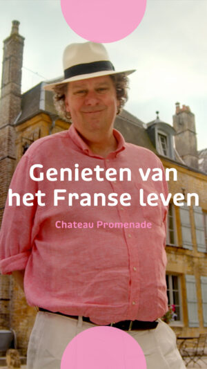 Lize Feryn Instagram - Diederik Ebbinge ontvangt zijn vaste gasten op zijn chateau in Noord-Frankrijk om zes weken te ontspannen. Maar hij heeft ook nog een verrassing voor ze in petto. 👀

👉 Chateau Promenade is vanaf 30 maart te zien op NPO 3 en in zijn geheel te streamen op NPO Start.