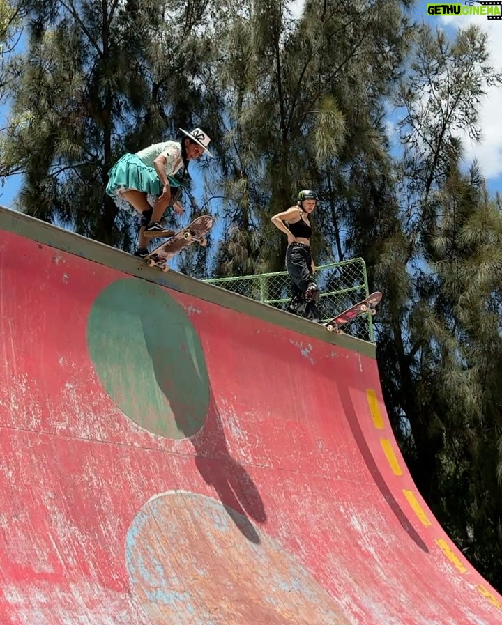 Lizzie Armanto - 80.2K Likes - Behind the scenes of @imillaskate, a collective of Indigenous women known as ācholita skatersā from Bolivia. @LizzieArmanto went down to Cochabamba to see how skateboarding has sculpted the lives of these women.
Documentary by @Optimist coming in April.
šø @lapir0