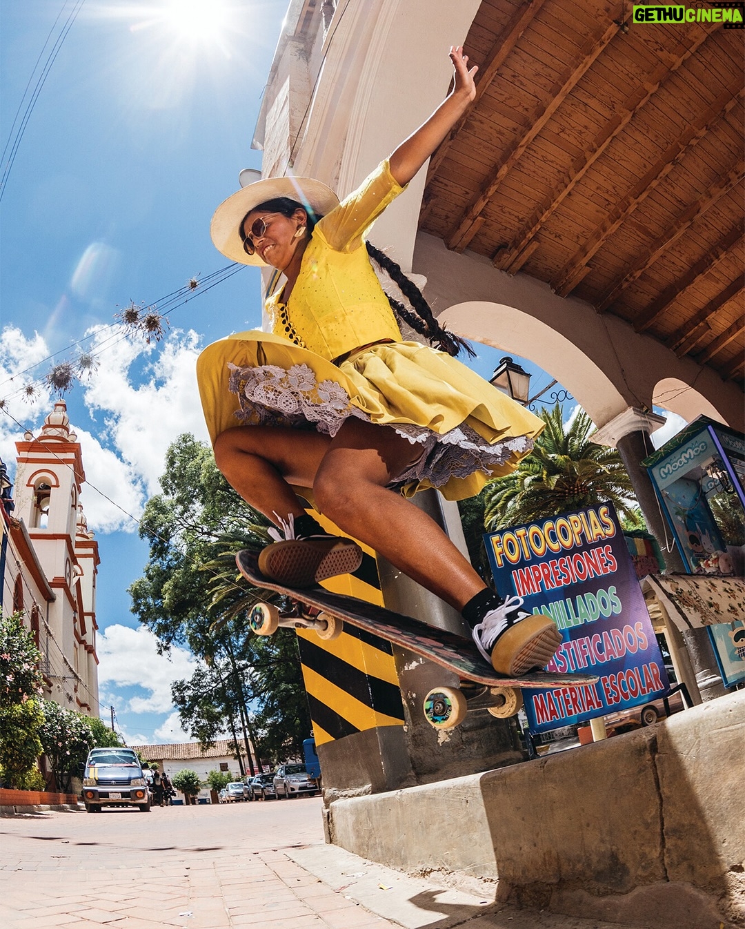Lizzie Armanto - 80.2K Likes - Behind the scenes of @imillaskate, a collective of Indigenous women known as ācholita skatersā from Bolivia. @LizzieArmanto went down to Cochabamba to see how skateboarding has sculpted the lives of these women.
Documentary by @Optimist coming in April.
šø @lapir0