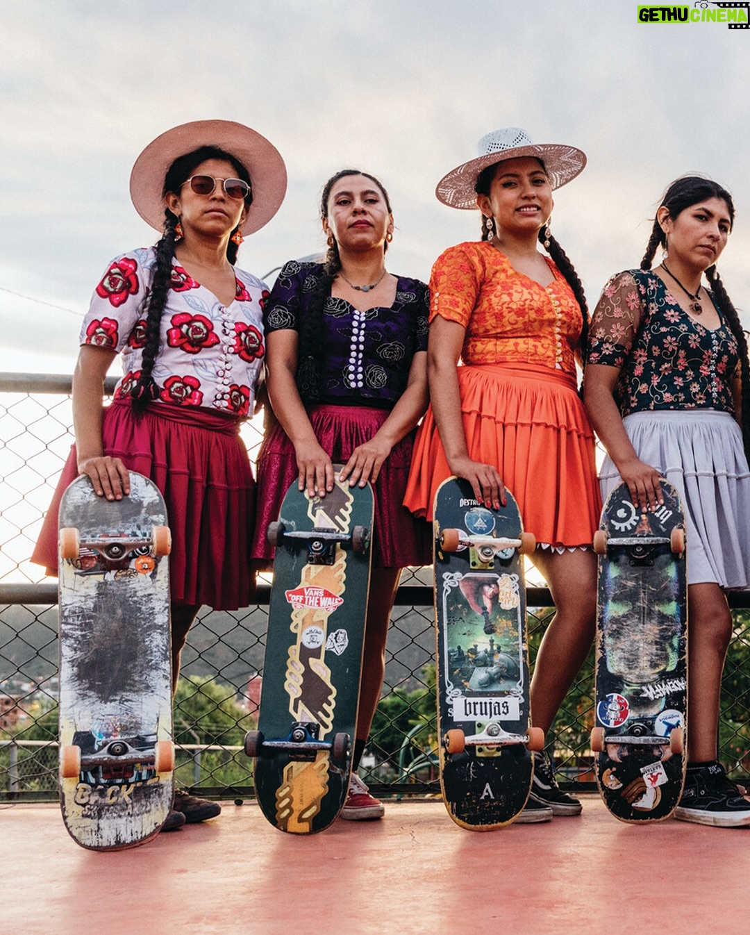 Lizzie Armanto - 80.2K Likes - Behind the scenes of @imillaskate, a collective of Indigenous women known as ācholita skatersā from Bolivia. @LizzieArmanto went down to Cochabamba to see how skateboarding has sculpted the lives of these women.
Documentary by @Optimist coming in April.
šø @lapir0